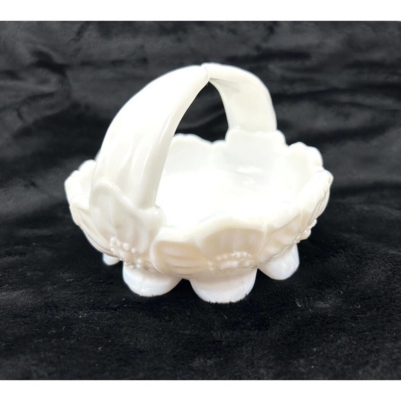 Vintage Westmoreland Milk Glass Split Handle Pansy Basket Candy Dish Trinket MCM - Picture 5 of 11